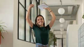 Ministerul Munci oferă bani șomerilor care vor să muncească! Dacă mai e și absolvent, suma aproape se dublează
